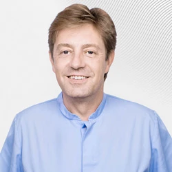 Стоматолог-ортопед, Стоматолог Брежо Ив Пьер (Франция)  , клиника EMC