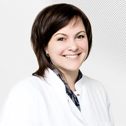 Врач-рентгенолог Густова Ирина  Заведующая кафедрой лучевой диагностики EMC medical school. Специалист по КТ/МРТ диагностике, диагностике заболеваний сердца и сосудов Кандидат медицинских наук, клиника EMC