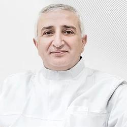 Эндоваскулярный хирург Пурсанов Манолис  Доктор медицинских наук, Профессор, клиника EMC